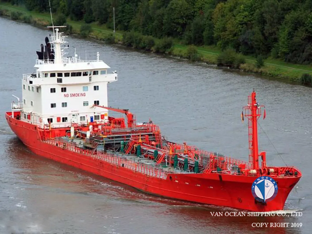 Oil/Chemical tanker for sale
