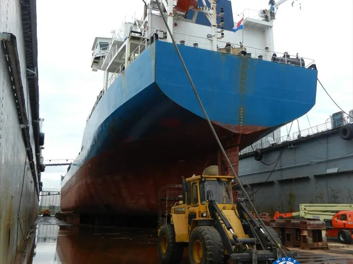Oil/Chemical tanker for sale
