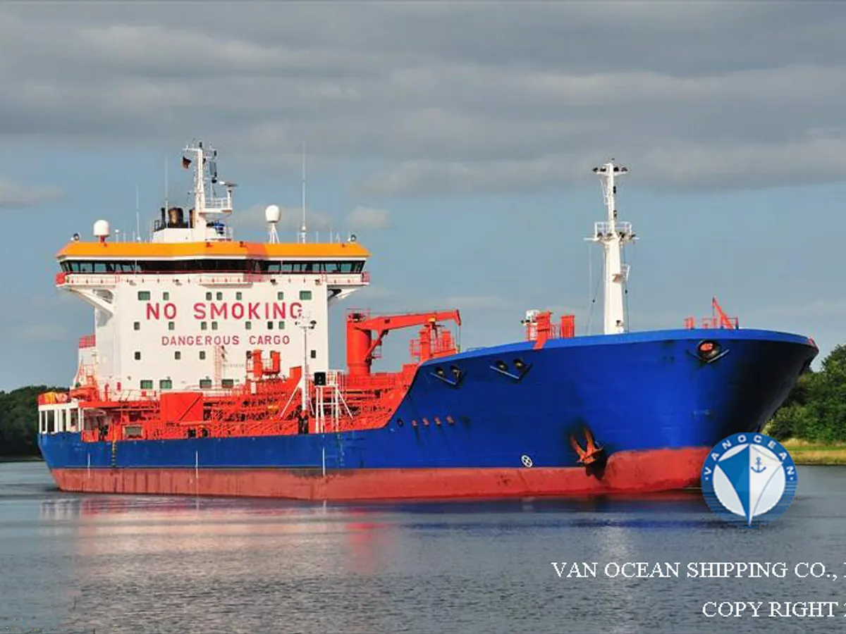 Oil/Chemical tanker for sale
