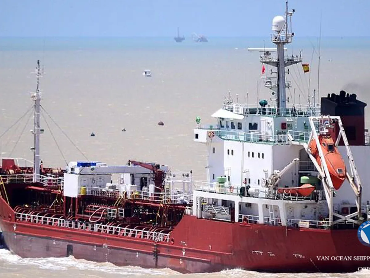 Oil/Chemical tanker for sale