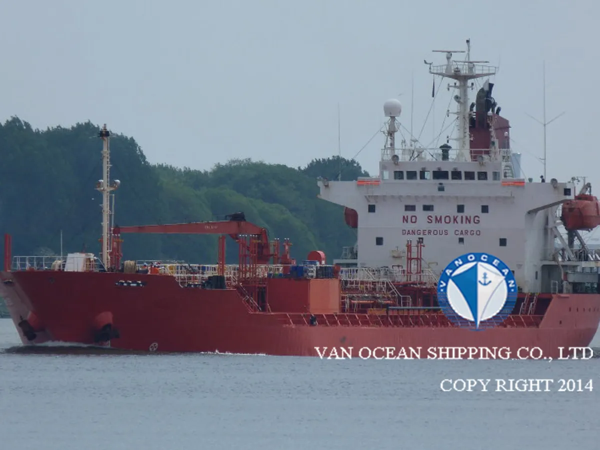 Oil/Chemical tanker for sale