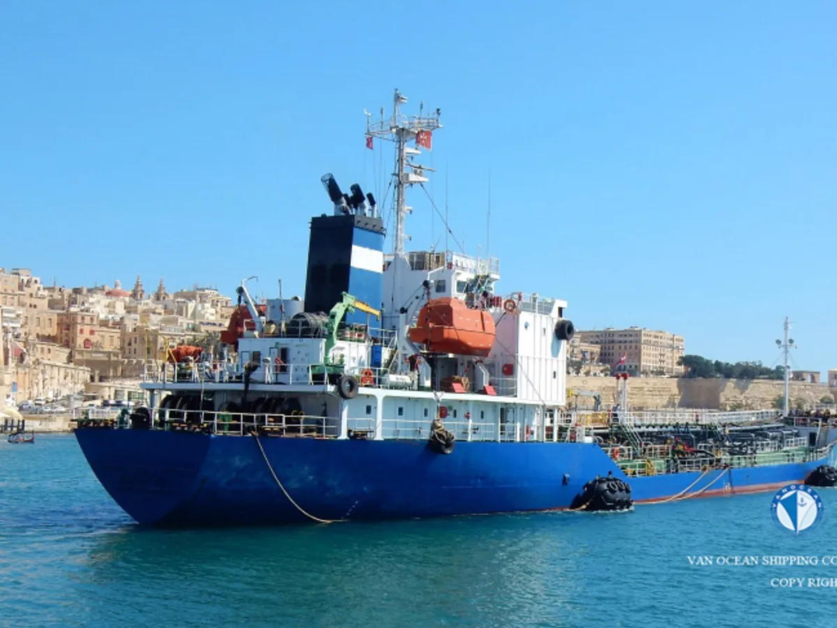 Oil/Chemical tanker for sale