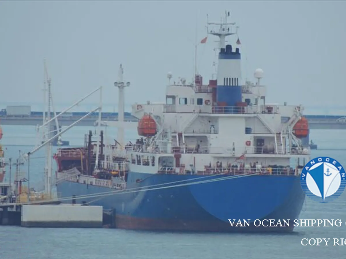 Oil/Chemical tanker for sale