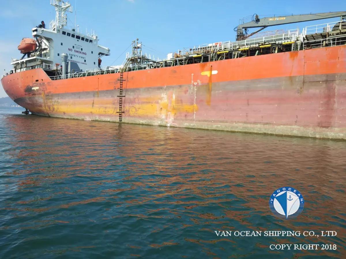 Oil/Chemical tanker for sale