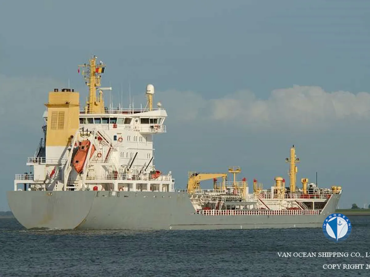 Oil/Chemical tanker for sale