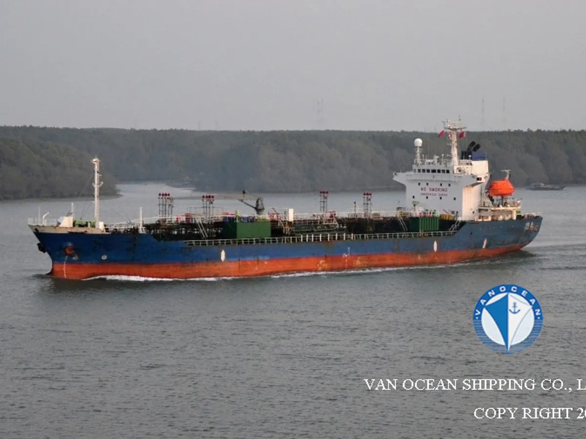 Oil/Chemical tanker for sale