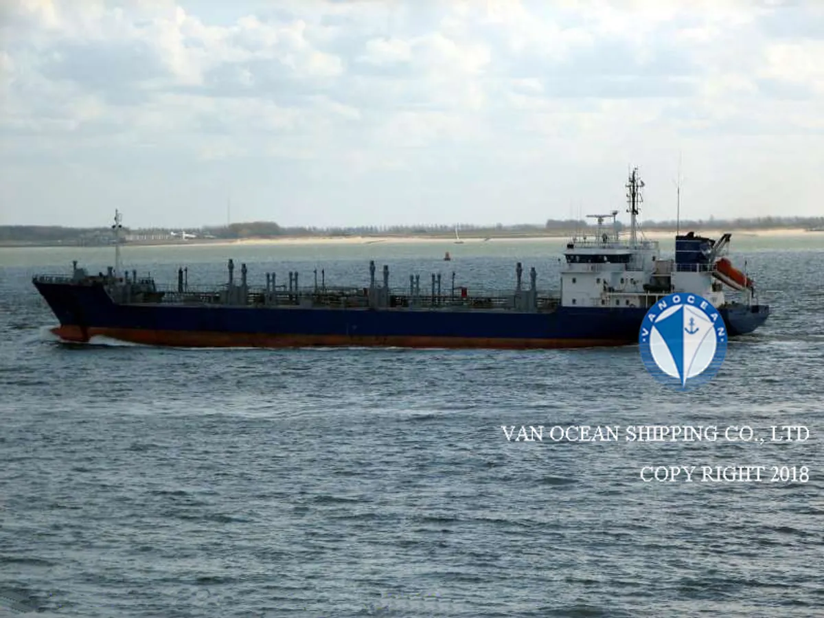 Oil/Chemical tanker for sale