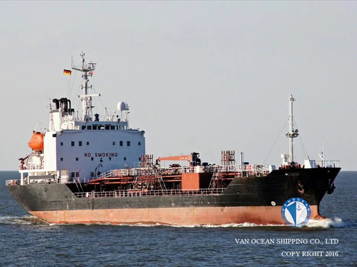 Oil/Chemical tanker for sale