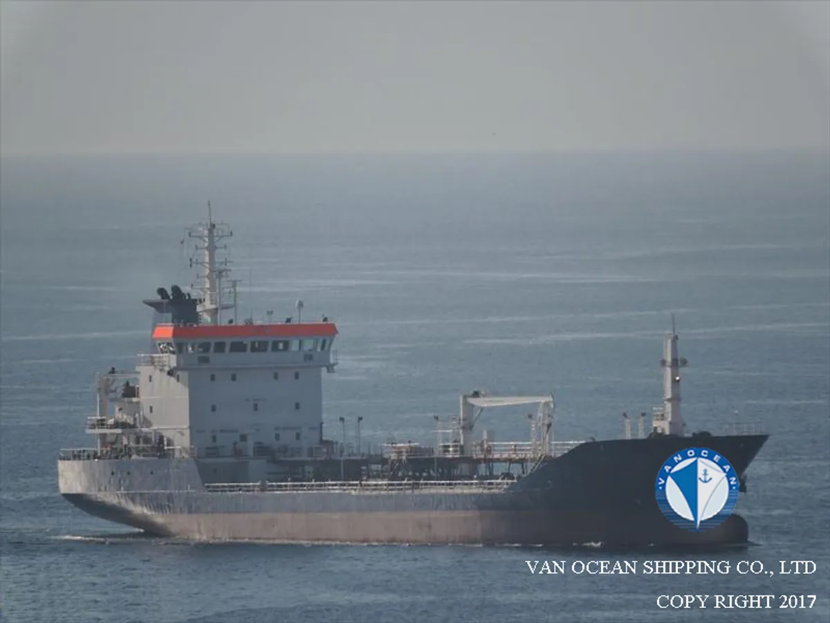 Oil/Chemical tanker for sale