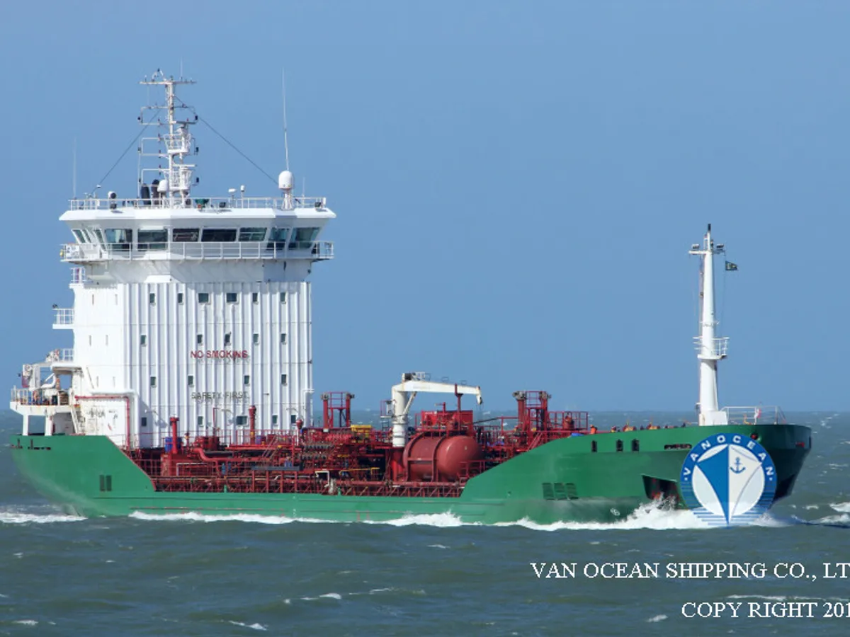 Oil/Chemical tanker for sale