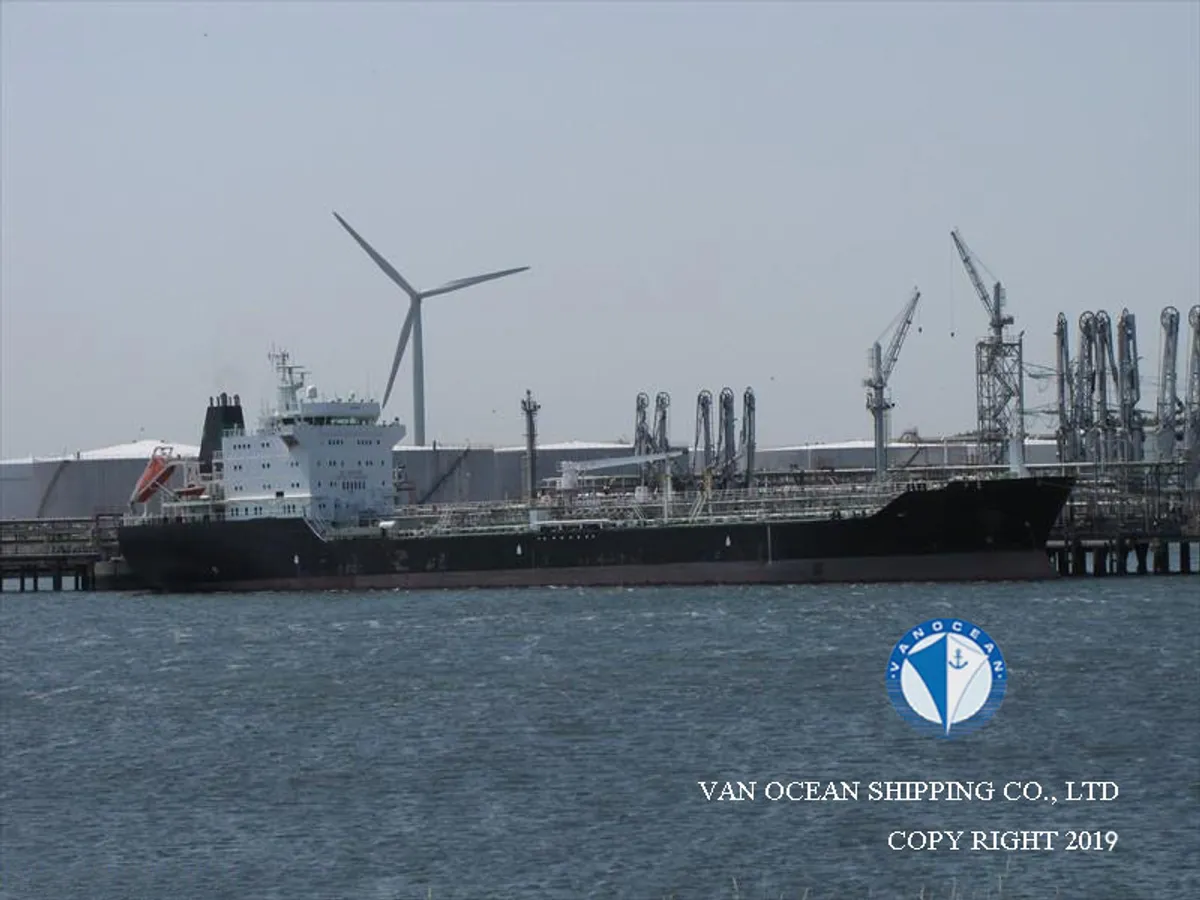 Oil/Chemical tanker for sale