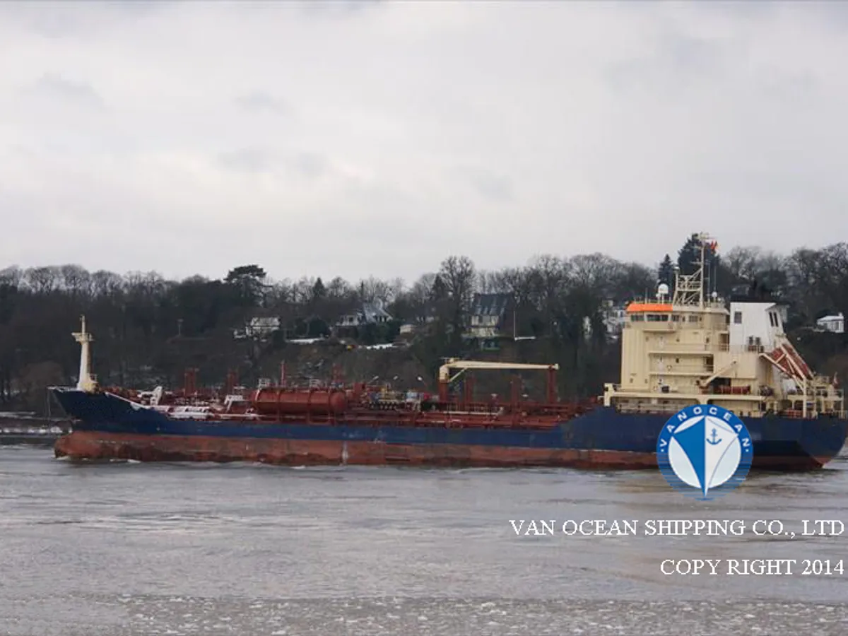 Oil/Chemical tanker for sale