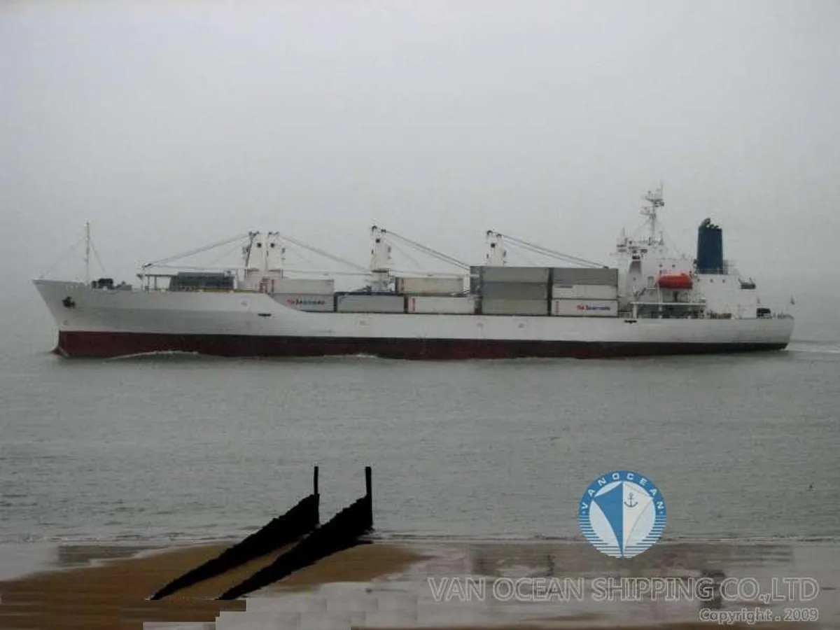 Oil/Chemical tanker for sale