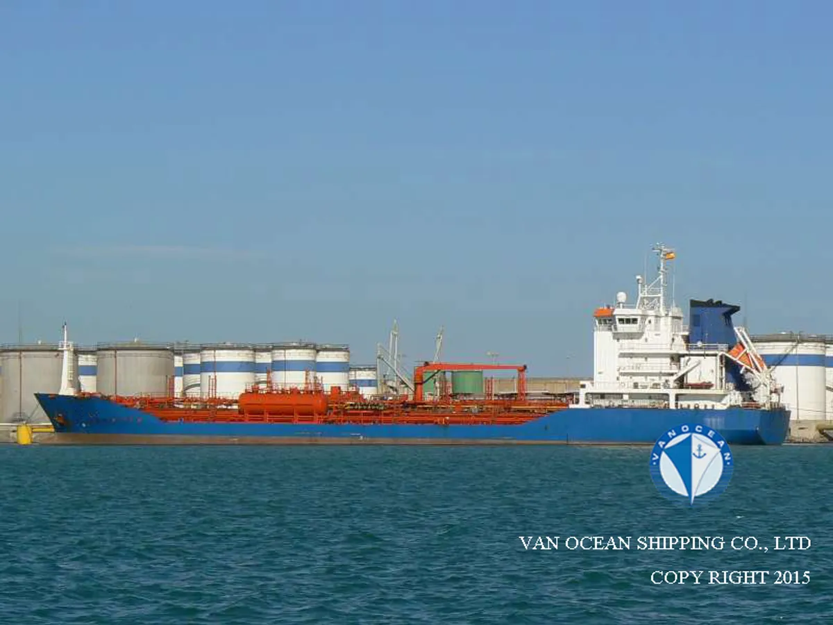 Oil/Chemical tanker for sale