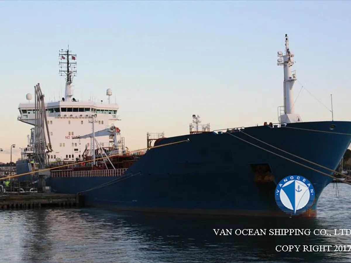 Oil/Chemical tanker for sale