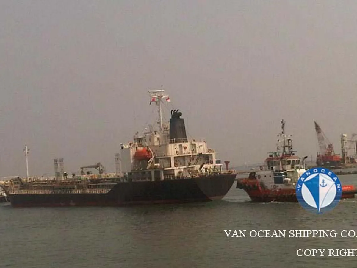 Oil/Chemical tanker for sale