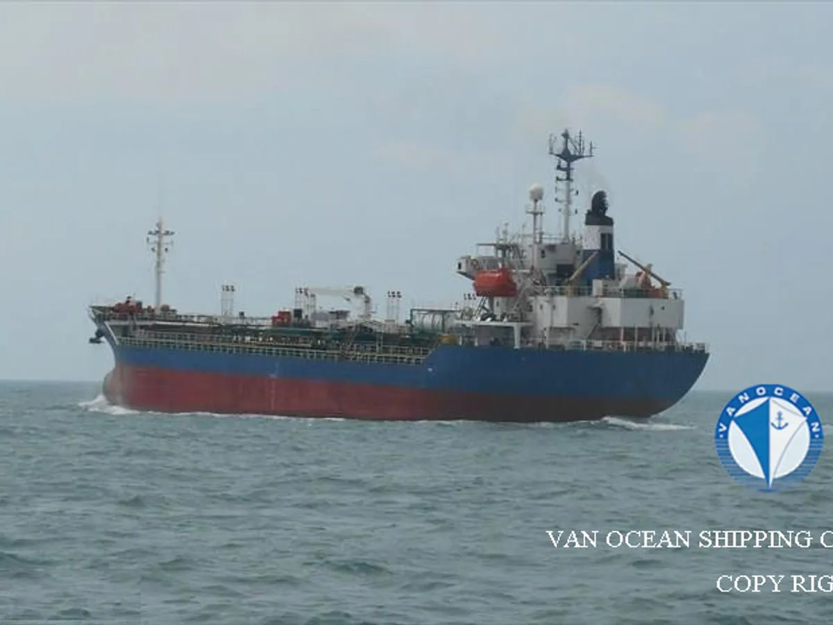 Oil/Chemical tanker for sale