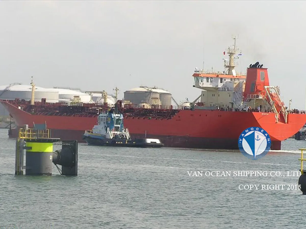 Oil/Chemical tanker for sale
