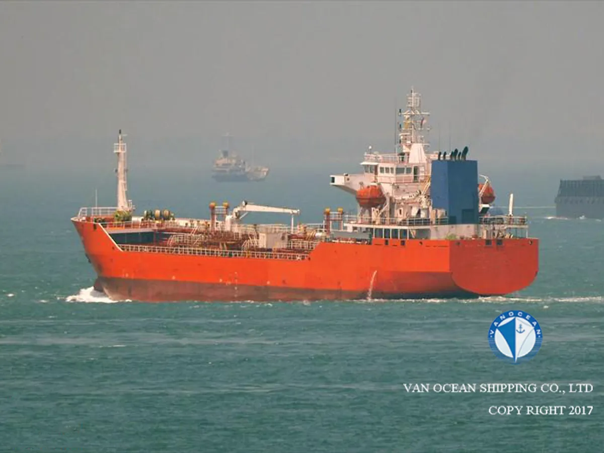 Oil/Chemical tanker for sale