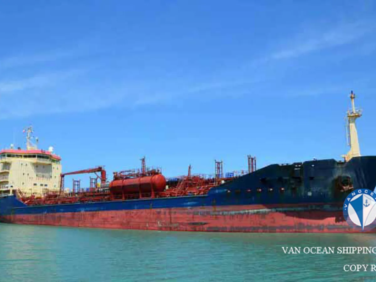 Oil/Chemical tanker for sale