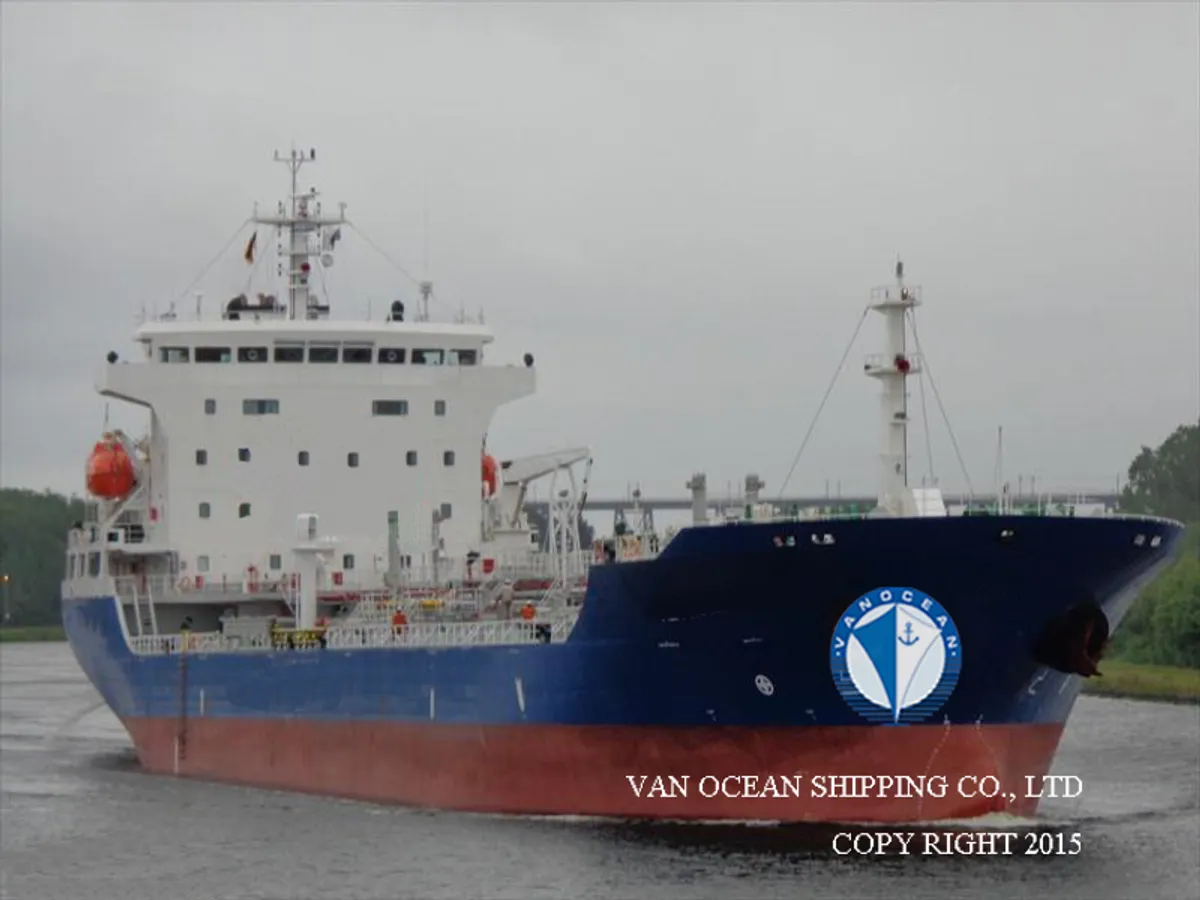 Oil/Chemical tanker for sale