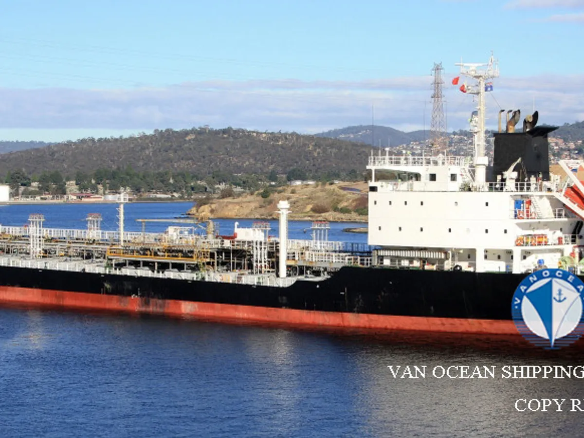 Oil/Chemical tanker for sale