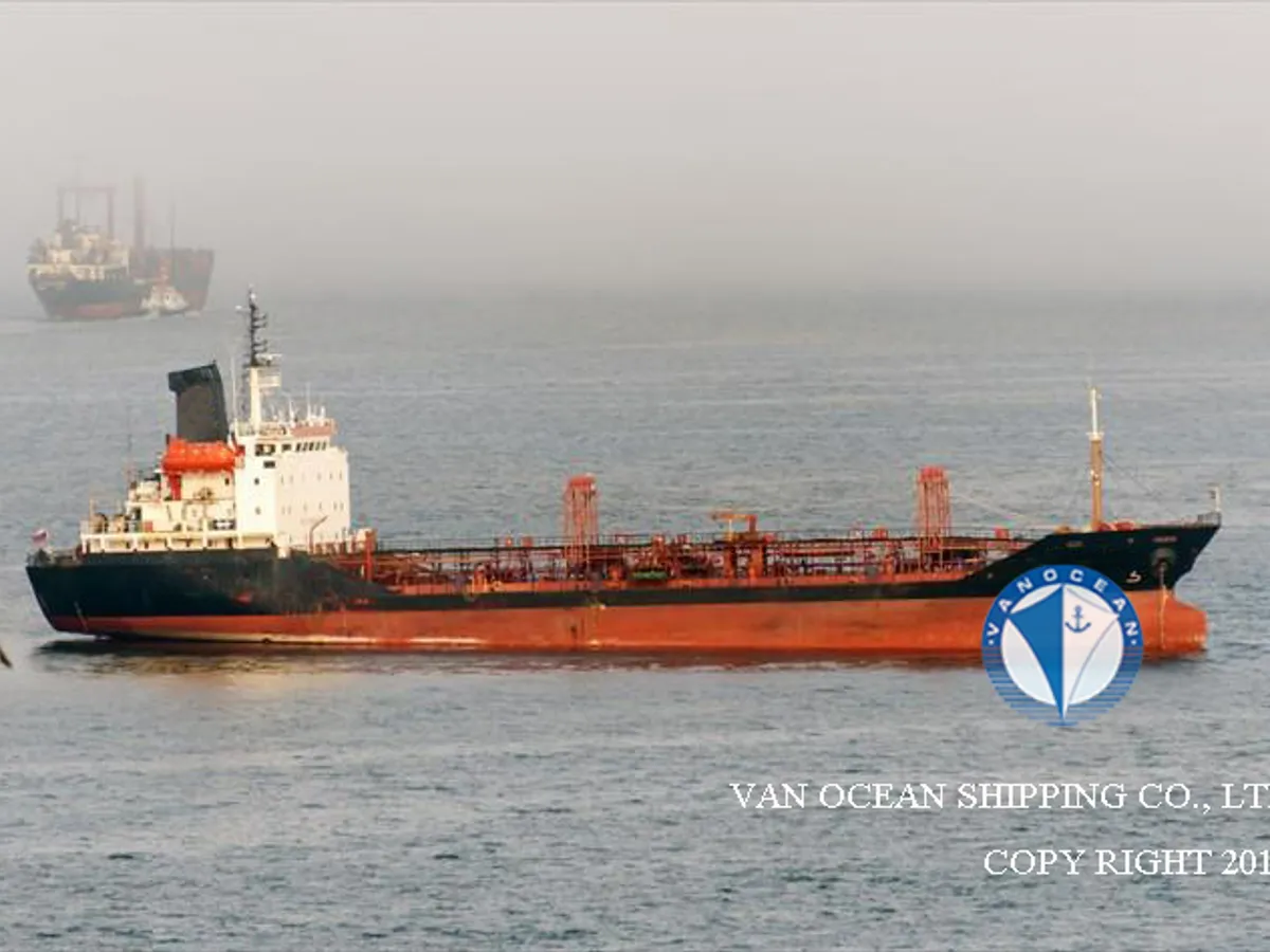 Oil/Chemical tanker for sale