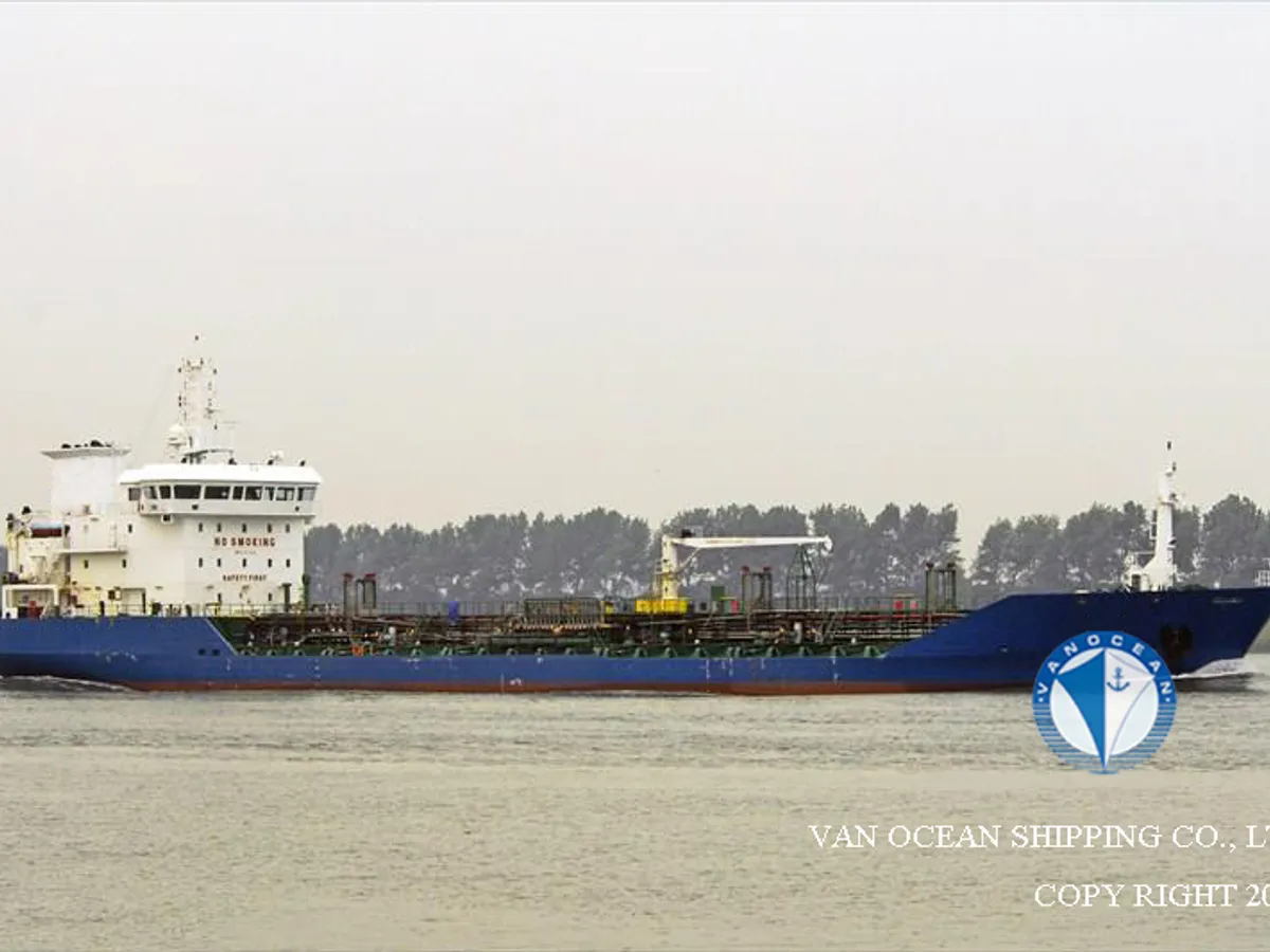 Oil/Chemical tanker for sale