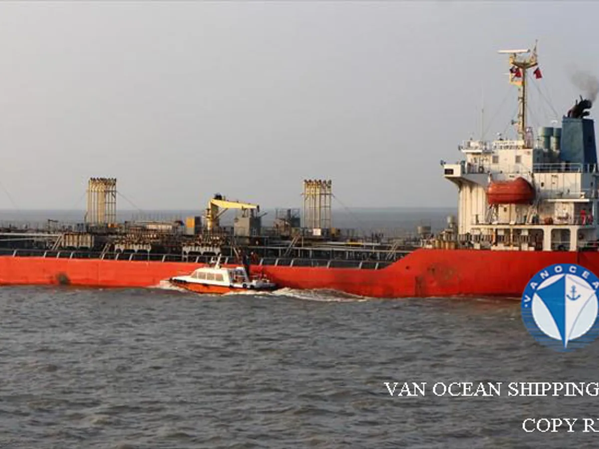 Oil/Chemical tanker for sale