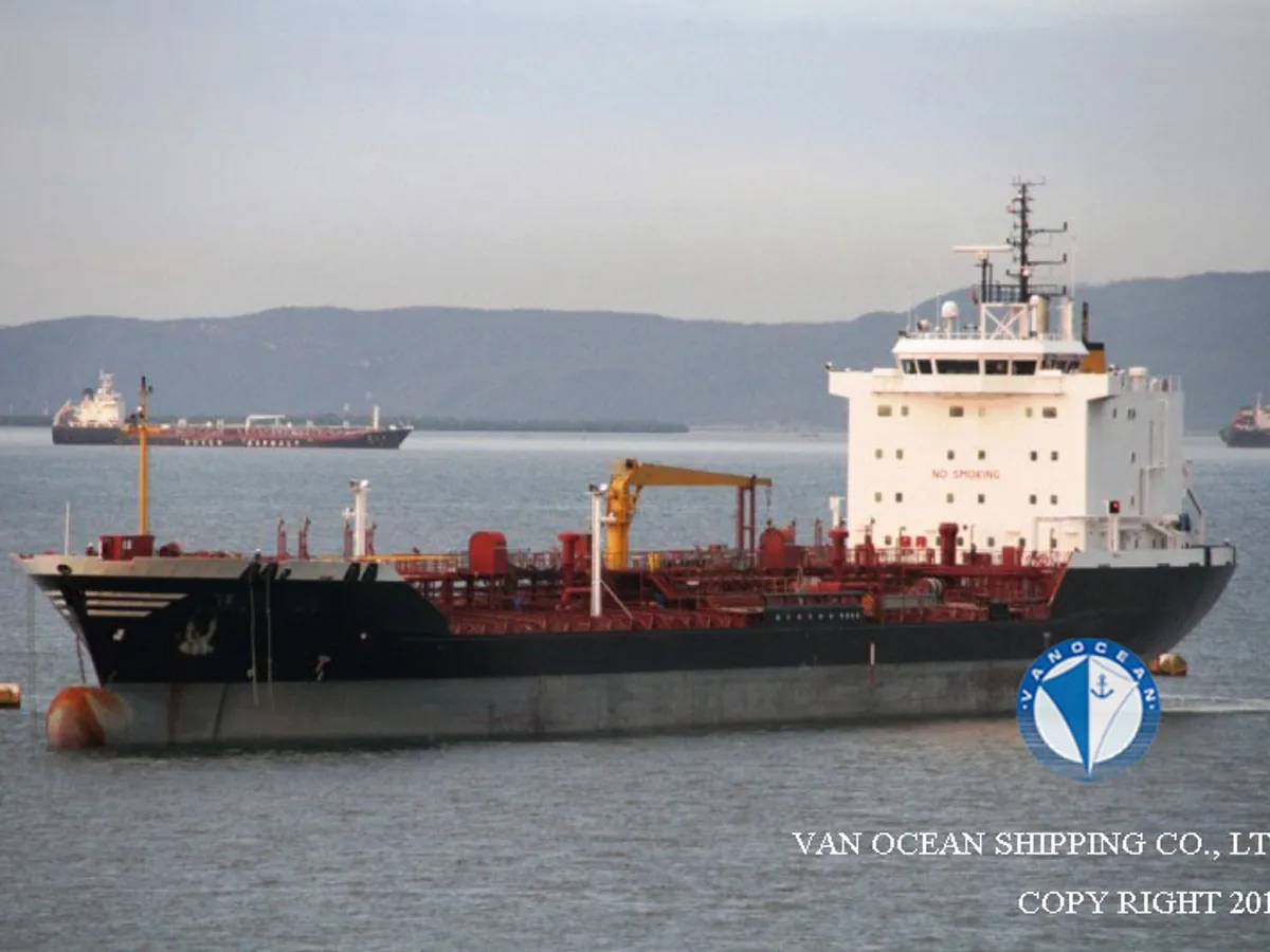 Oil/Chemical tanker for sale
