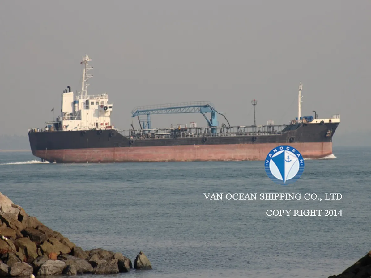 Oil/Chemical tanker for sale
