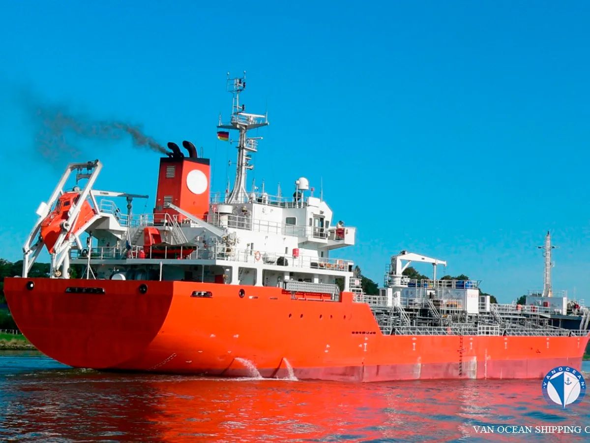 Oil/Chemical tanker for sale