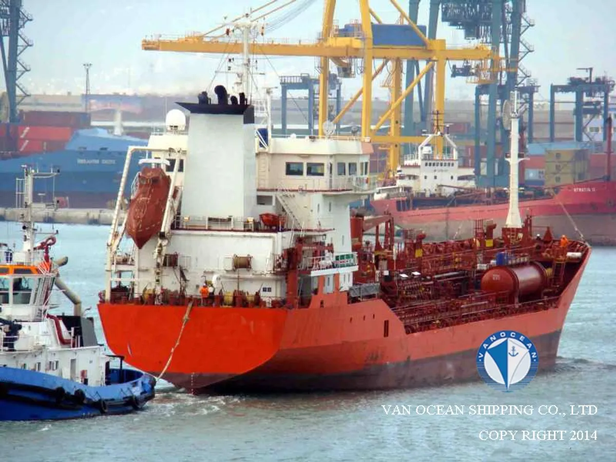 Oil/Chemical tanker for sale