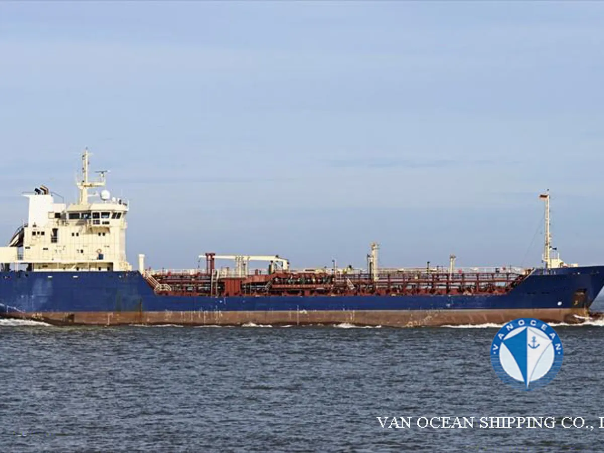 Oil/Chemical tanker for sale