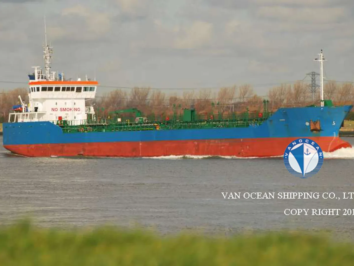 Oil/Chemical tanker for sale