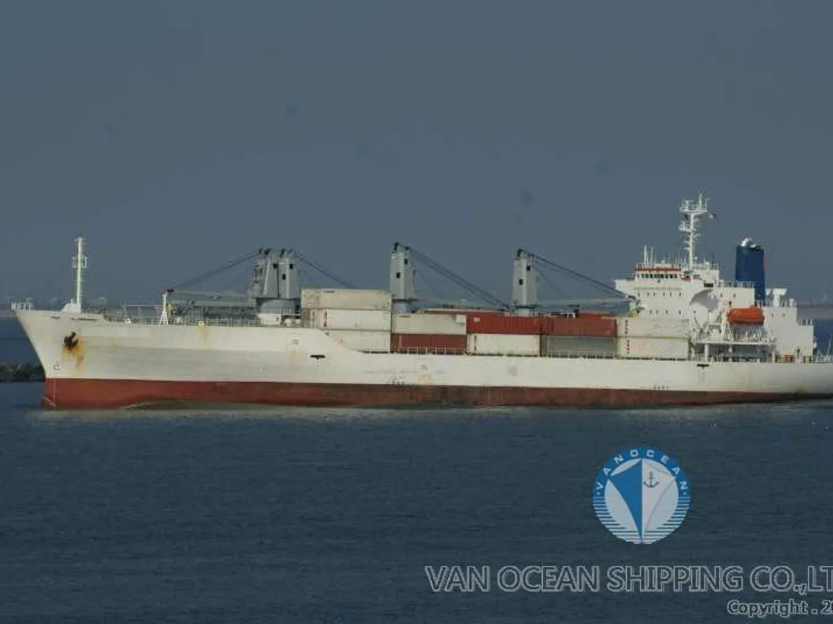 Oil/Chemical tanker for sale