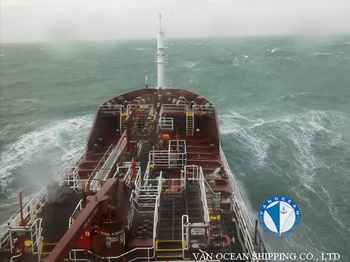 Oil/Chemical tanker for sale