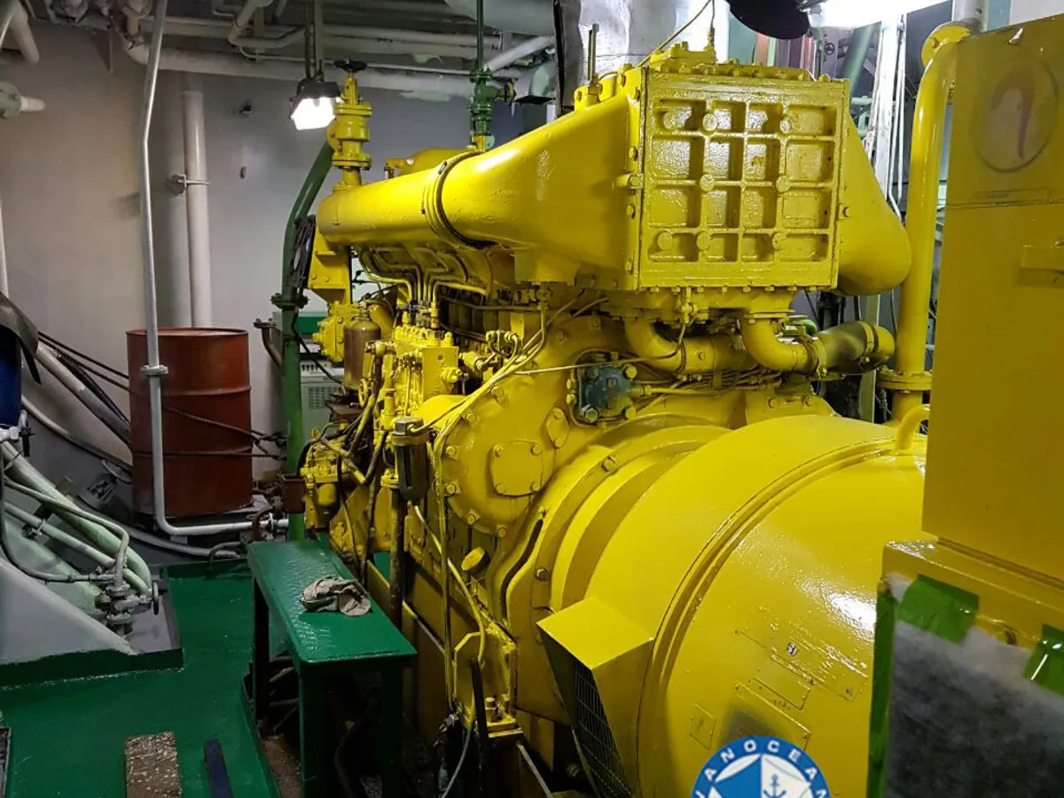 Oil/Chemical tanker for sale