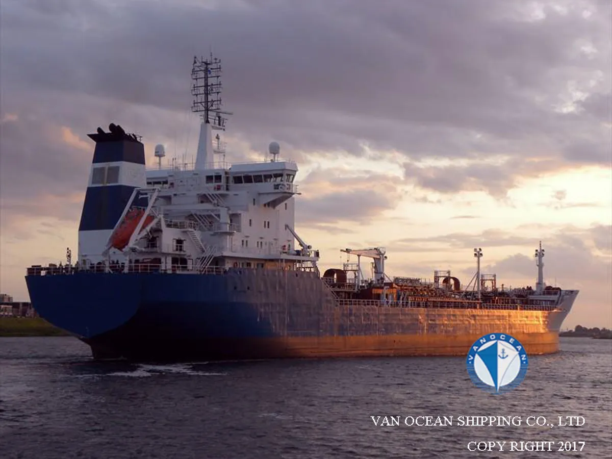 Oil/Chemical tanker for sale