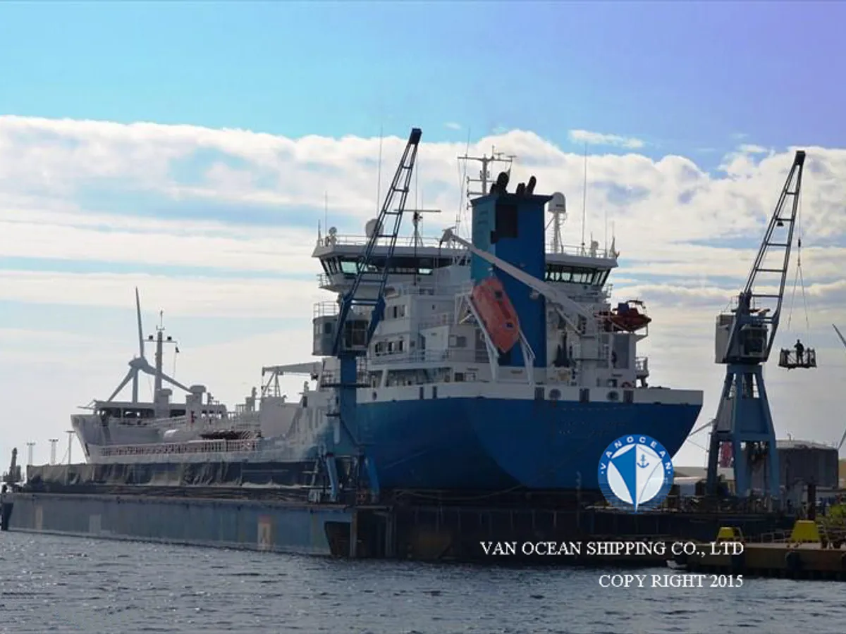 Oil/Chemical tanker for sale