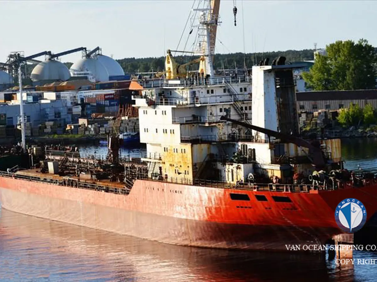 Oil/Chemical tanker for sale
