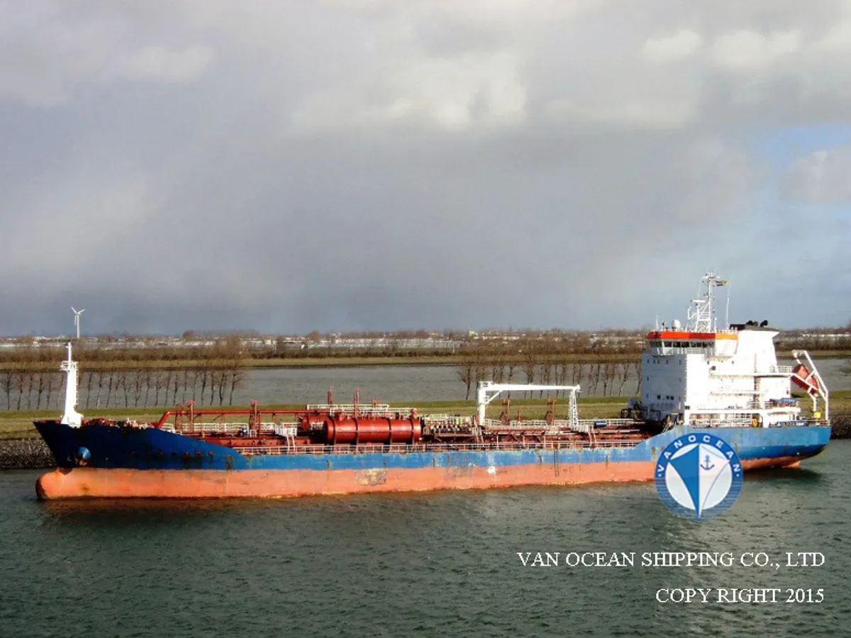 Oil/Chemical tanker for sale