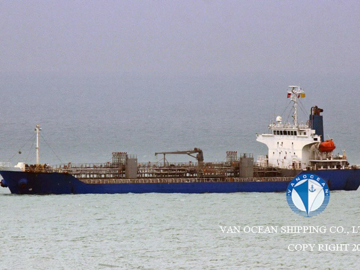 Oil/Chemical tanker for sale