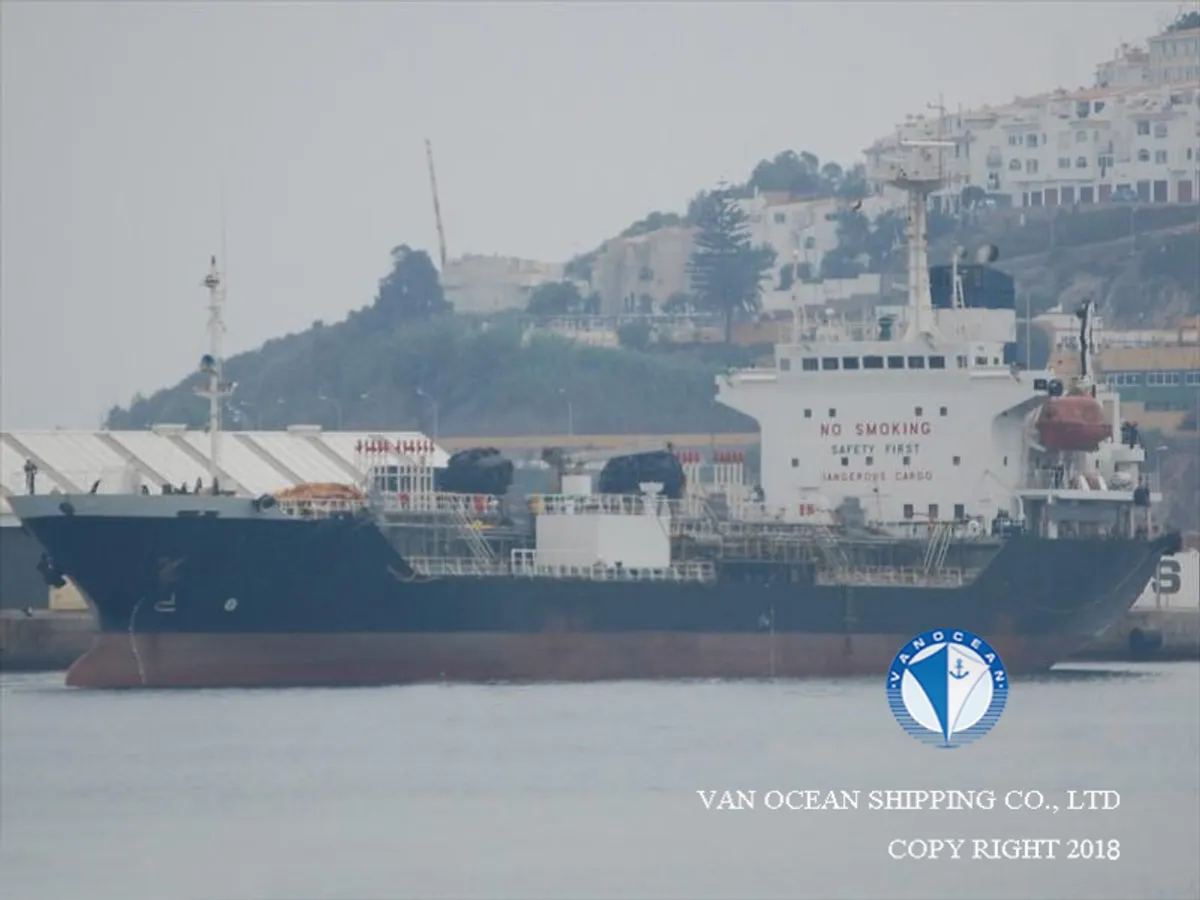 Oil/Chemical tanker for sale