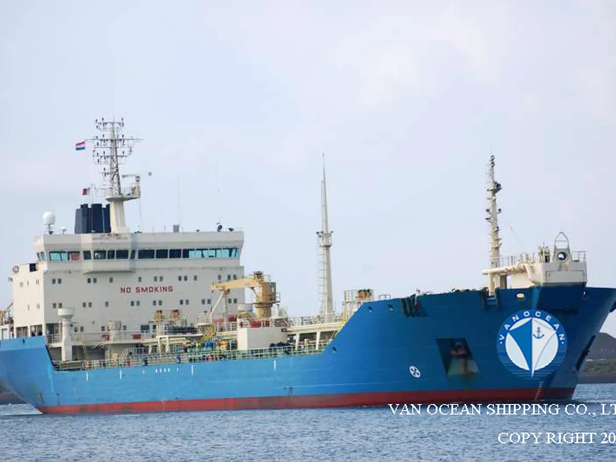 Oil/Chemical tanker for sale