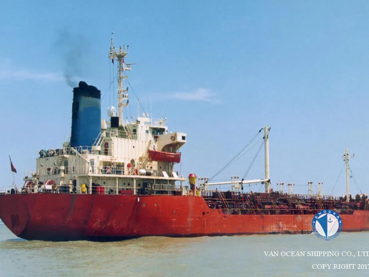 Oil/Chemical tanker for sale