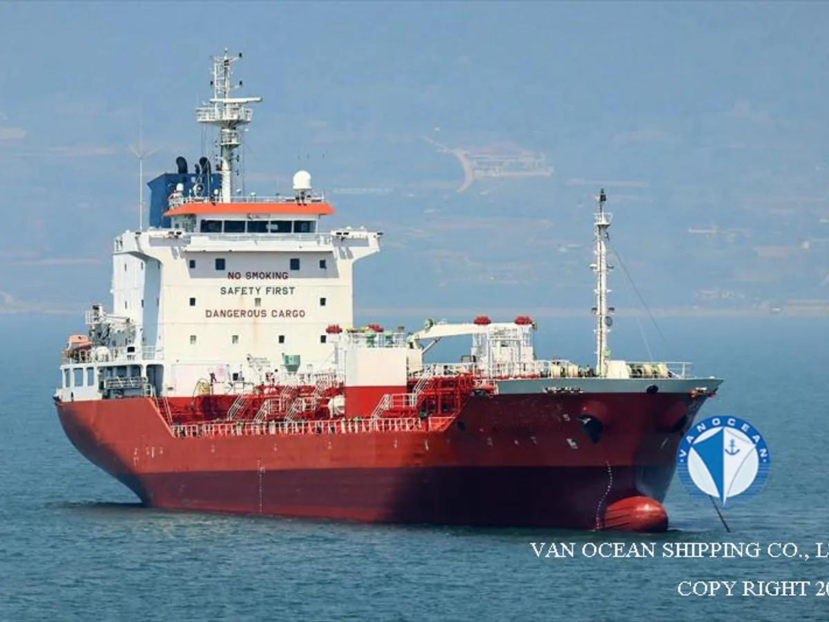 Oil/Chemical tanker for sale