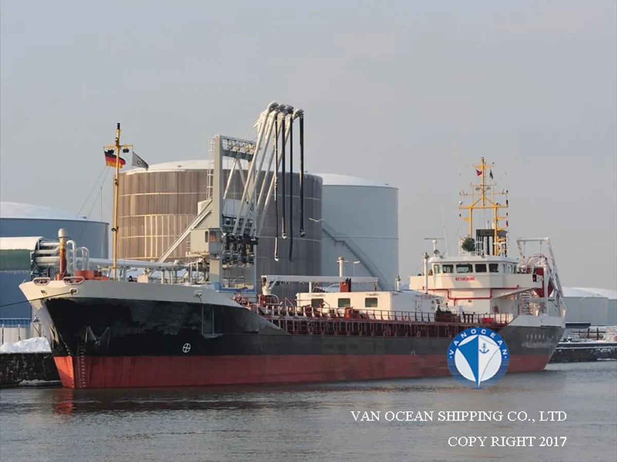 Oil/Chemical tanker for sale