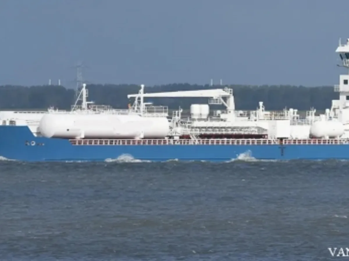 Oil/Chemical tanker for sale