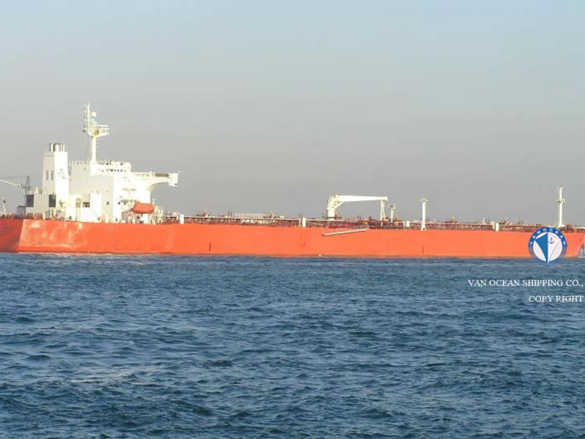 Oil/Chemical tanker for sale